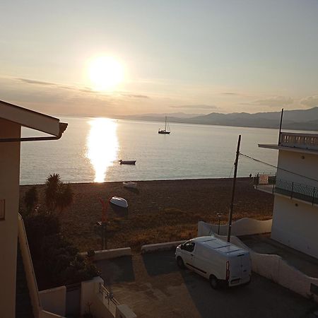 Mansarda Con Terrazzo Vista Mare Oliveri Exterior foto