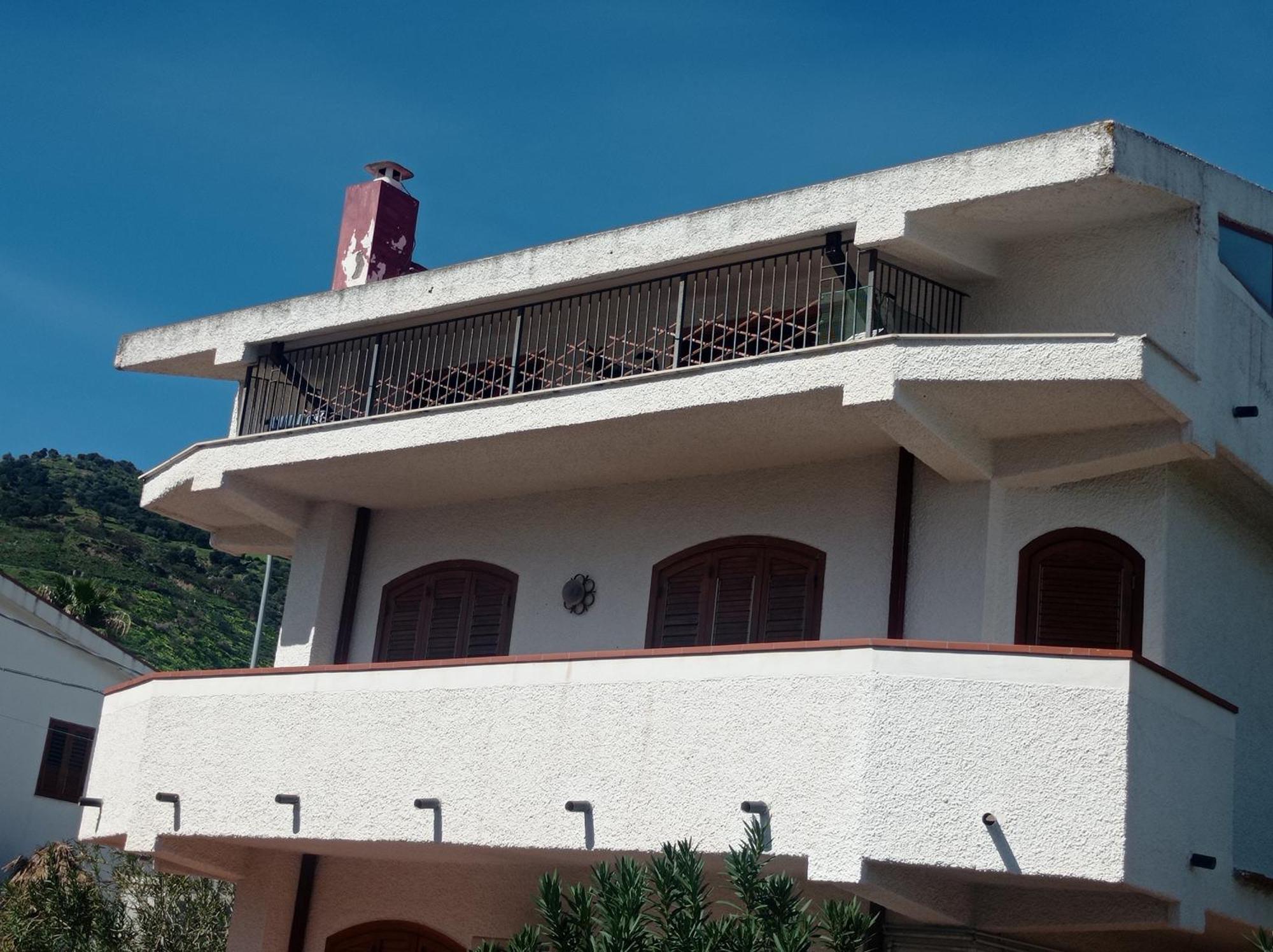 Mansarda Con Terrazzo Vista Mare Oliveri Exterior foto